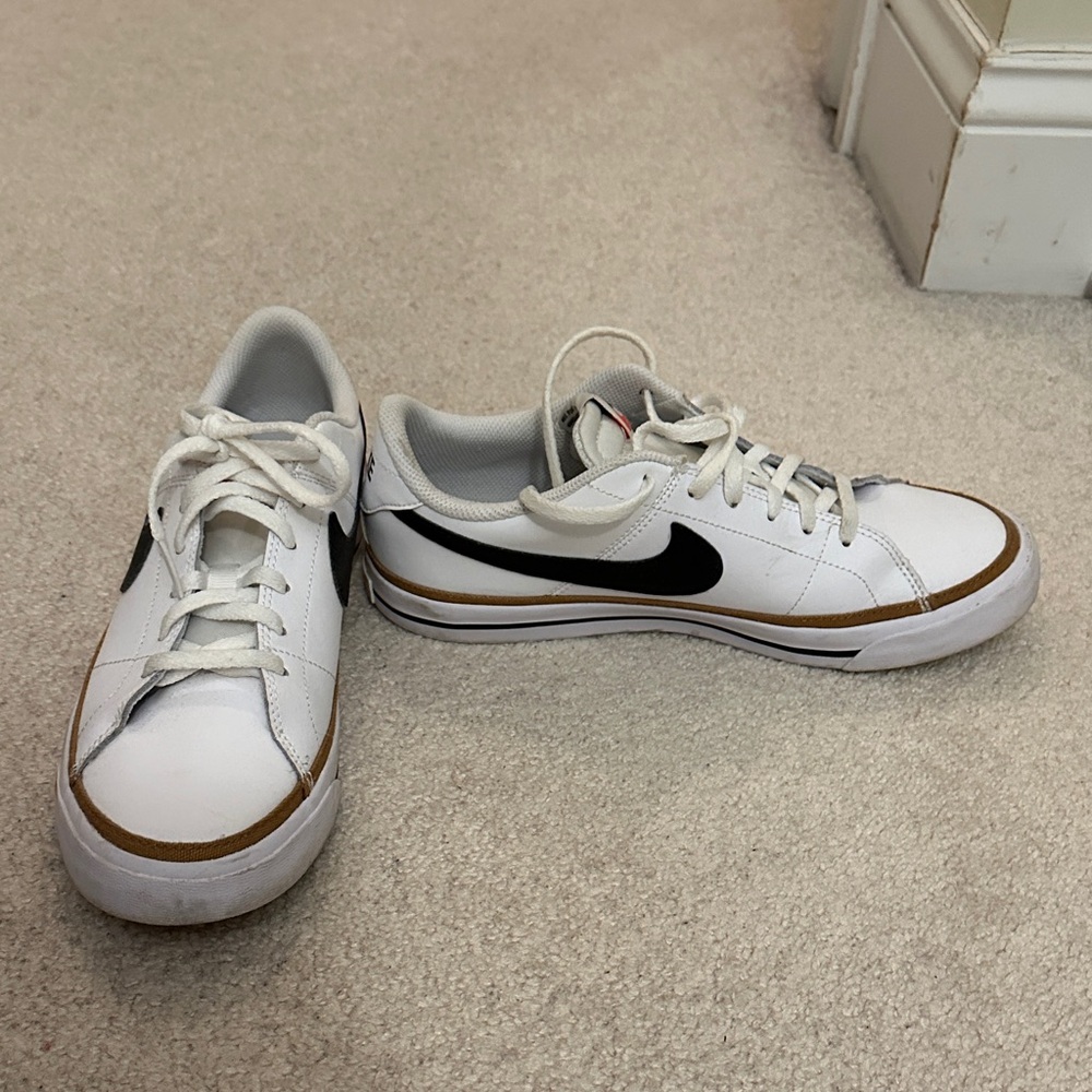 Women’s Nike Court Legacy Sneakers White and Black Low-Top Sneakers